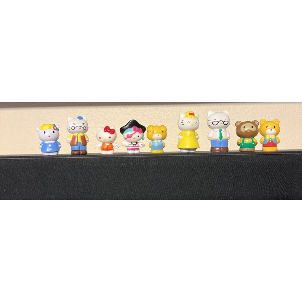 Hello Kitty Squinkie Figurines-Set of 9 With Play Mat - Picture 4 of 8
